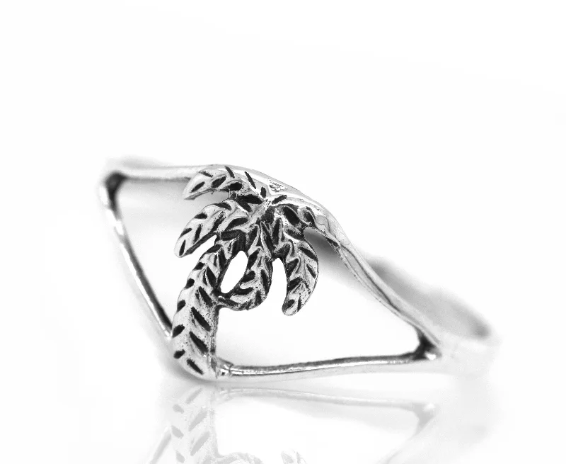 Delicate Palm Tree Ring